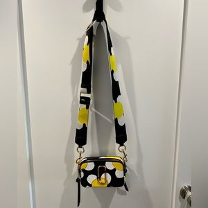 Marc JACOBS Limited Edition Snapshot Daisy Camera Bag